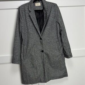 Classic Black and White Houndstooth Blazer